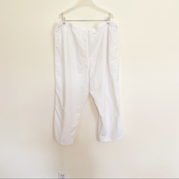L. L. BEAN LADIES SUNSMART UPF 50+ SUPPLEX WHITE CAPRI DRAWSTRING PANTS - Picture 11 of 12